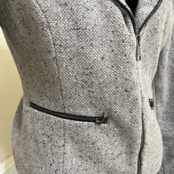 Mossimo grey wool jacket size M. Side zip pockets, zip front. Blazer styling. - Picture 5 of 9
